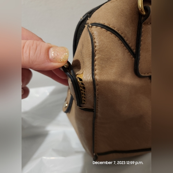 Small under one sky tan bag - Picture 3 of 9